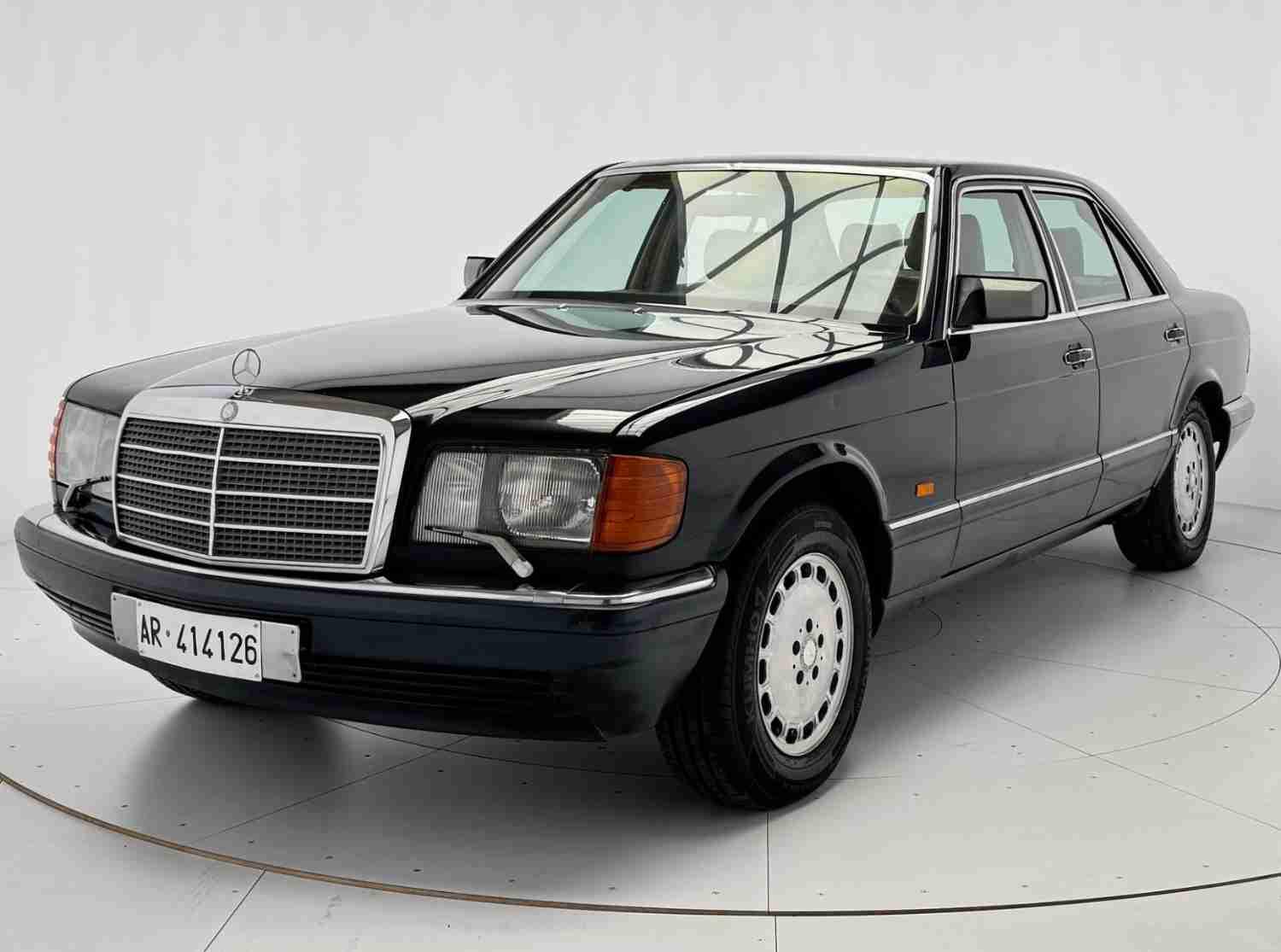 Mercedes-Benz - 560 SE W126 - 1989